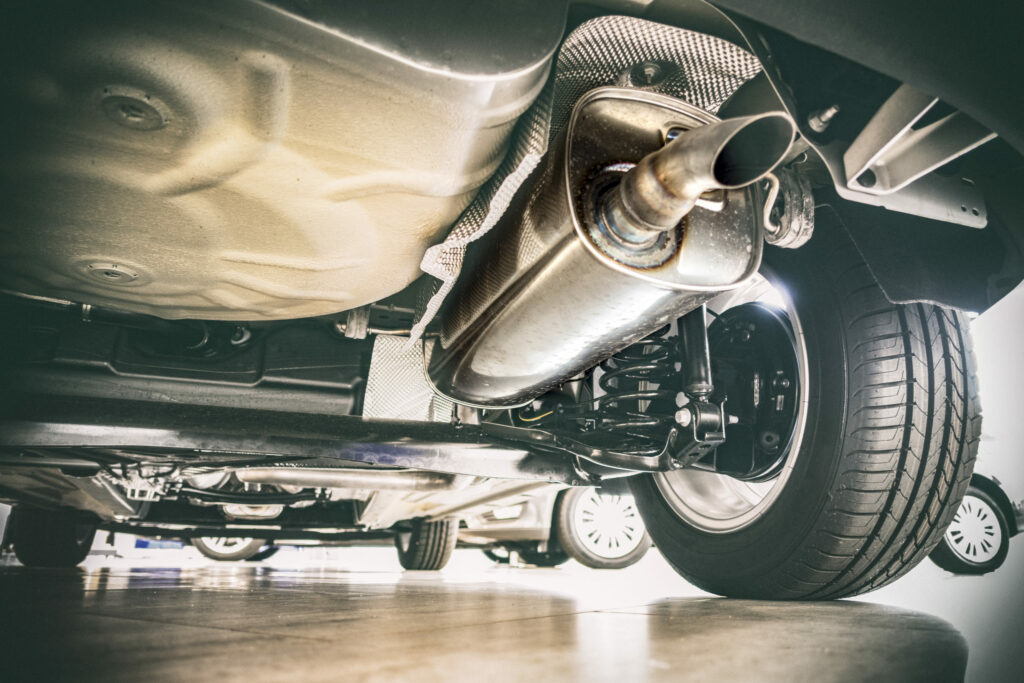 Exhaust pipe and technik - view under the car